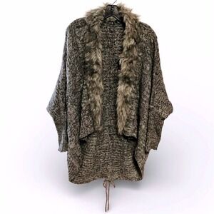 XOXO Women's Cardigan Faux Fur Collar Braid Detail Back Hi Low Black/Gray Large